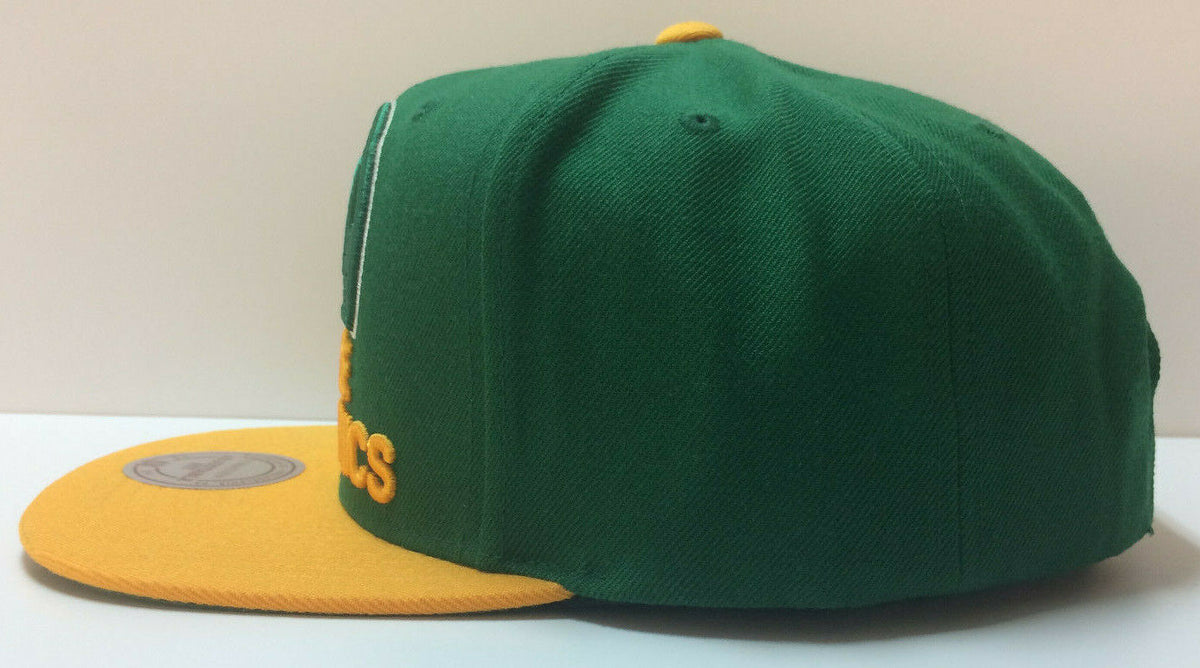 Mitchell & Ness Seattle Supersonics Shredder Stretch Hardwood Classic Red  Flex Snapback Hat, CURVED HATS, CAPS