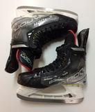 Bauer Vapor Hyperlite Ice Hockey Skates Intermeditate Size 6.0 Fit 1 USED