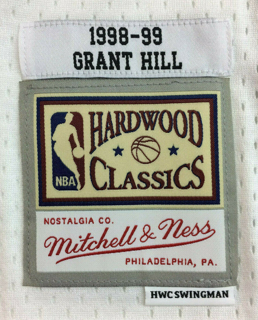 Mitchell & Ness Detroit Pistons White Grant Hill Swingman Jersey - Gameday  Detroit
