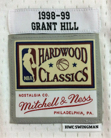 Men's Mitchell & Ness Grant Hill White Detroit Pistons 1998-99 Hardwood Classics Player Swingman Jersey Size: Medium